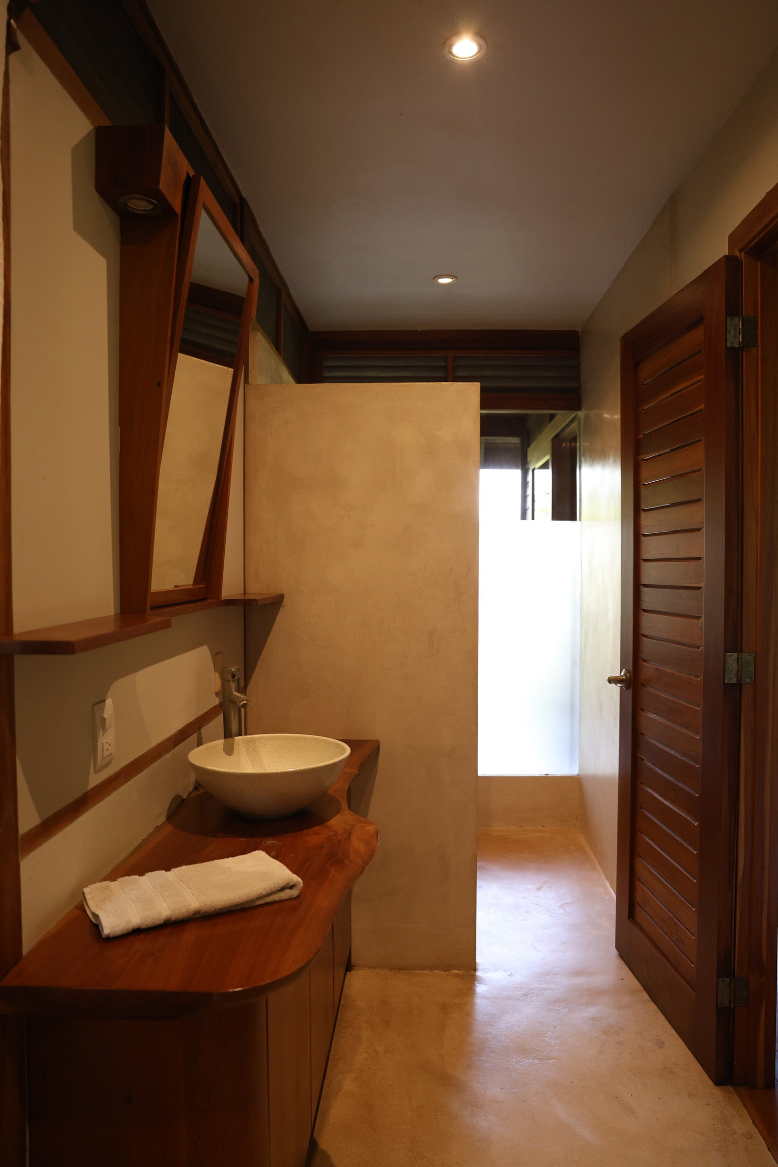 Private Bungalow, Natural Ventilation (April 22-28, 2026)