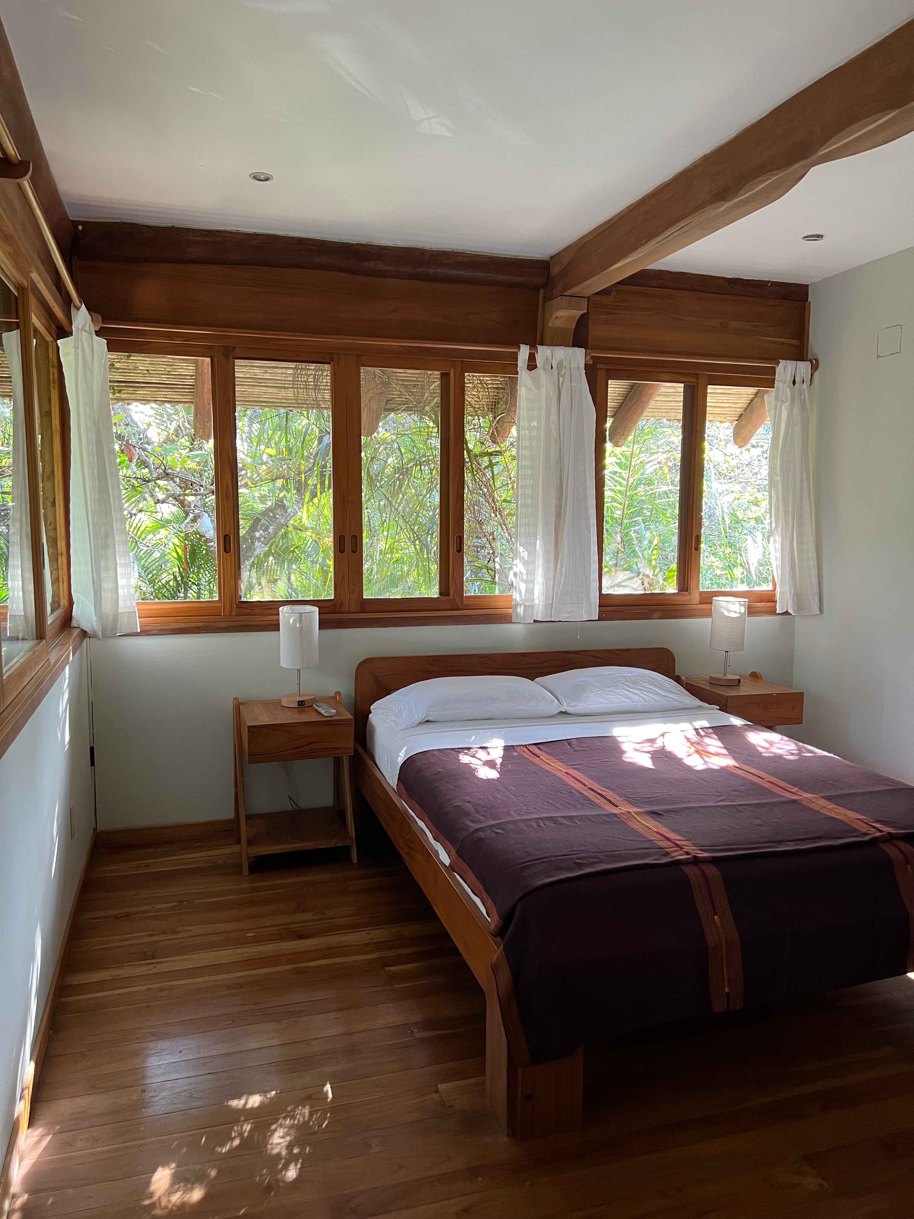 Private Room in Shared Bungalow with A/C (April 22-28, 2026)