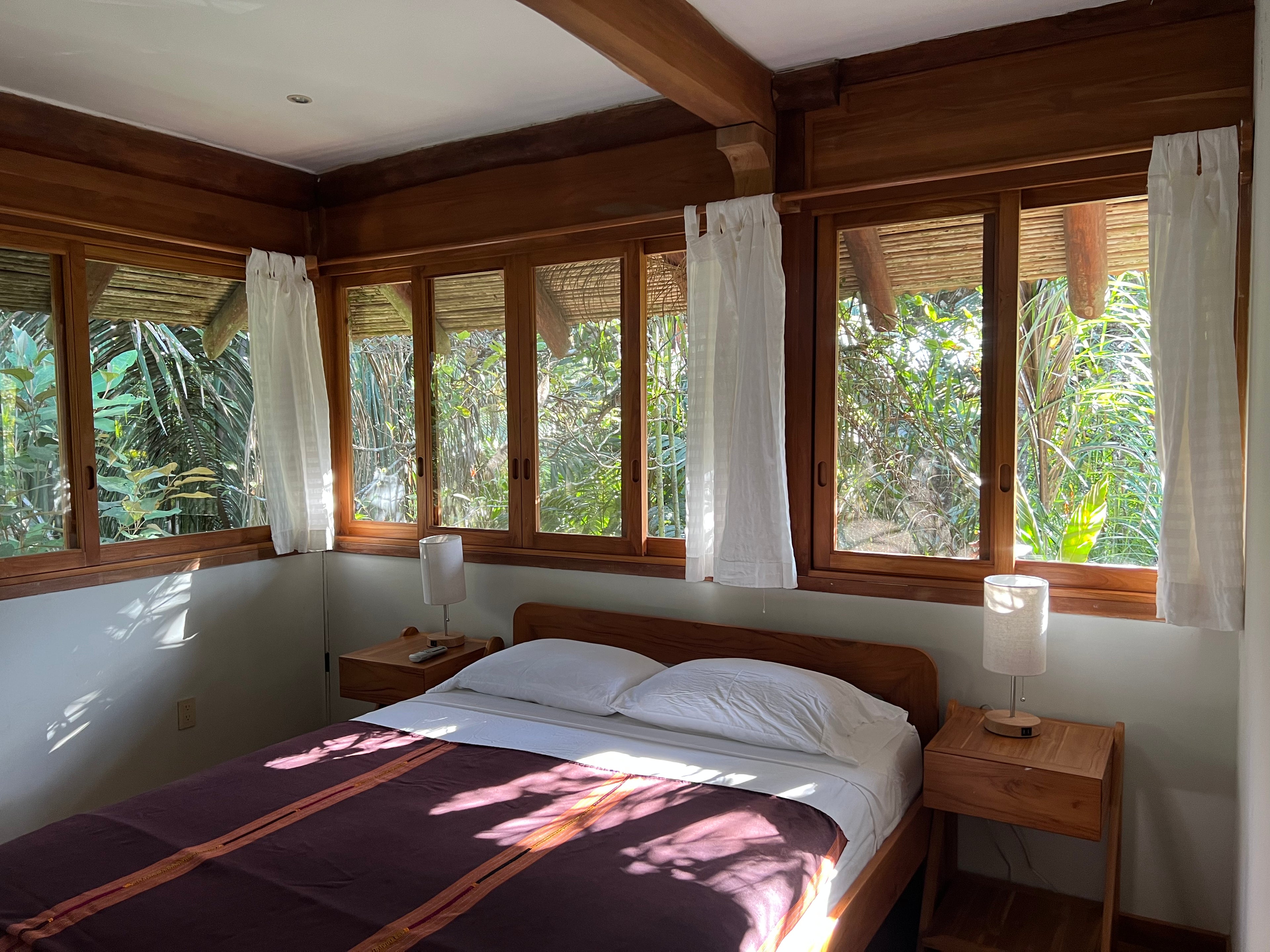 Private Room in Shared Bungalow with A/C (April 22-28, 2026)